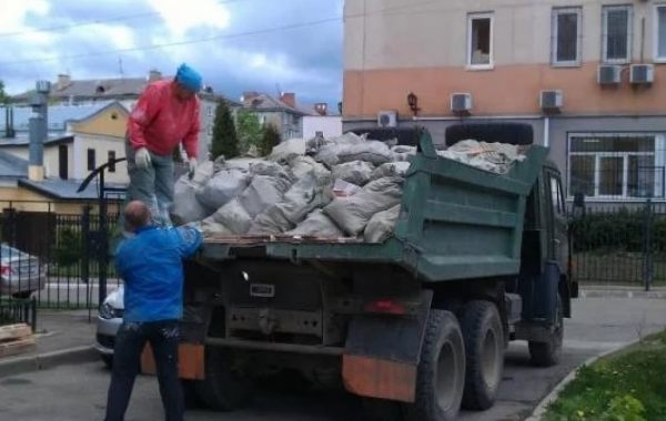 Вывоз строительного мусора (самосвалы, газели). Грузчики - Черкесск, цены, предложения специалистов