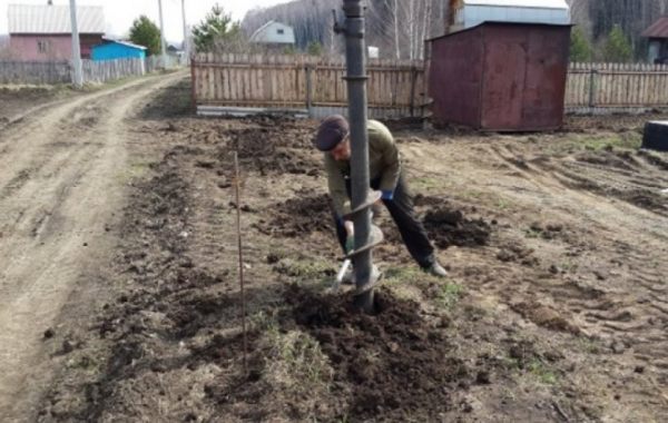 Бурение ям и отверстий в грунте - услуги бурояма и бензобура - Черкесск, цены, предложения специалистов