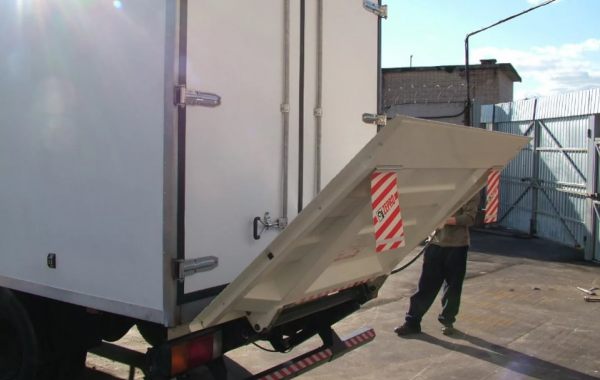 Грузоперевозки. Автомобиль ISUZU с гидробортом - Черкесск, заказать или взять в аренду