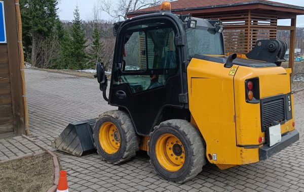 Услуги минипогрузчика JCB 175 для земляных работ - Черкесск, заказать или взять в аренду