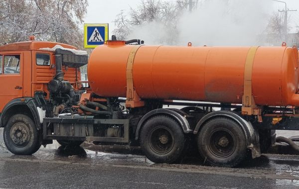 Откачка ила. Услуги илососа и ассенизатора - Черкесск, цены, предложения специалистов