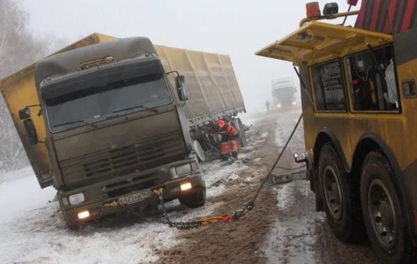 Буксировка техники и транспорта - эвакуация автомобилей - Черкесск, цены, предложения специалистов