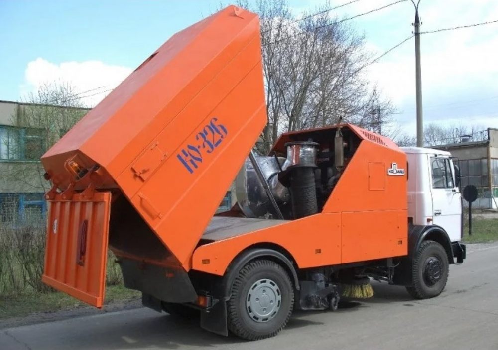 Вакуумная подметально-уборочная машина Услуги подметальной машины КО-326 для уборки улиц взять в аренду, заказать, цены, услуги - Черкесск