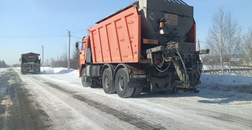 Пескоразбрасыватель Посыпка песком, ПГМ. Обслуживание дорог взять в аренду, заказать, цены, услуги - Черкесск