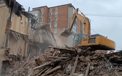 Промышленный снос и демонтаж зданий спецтехникой - Черкесск, цены, предложения специалистов