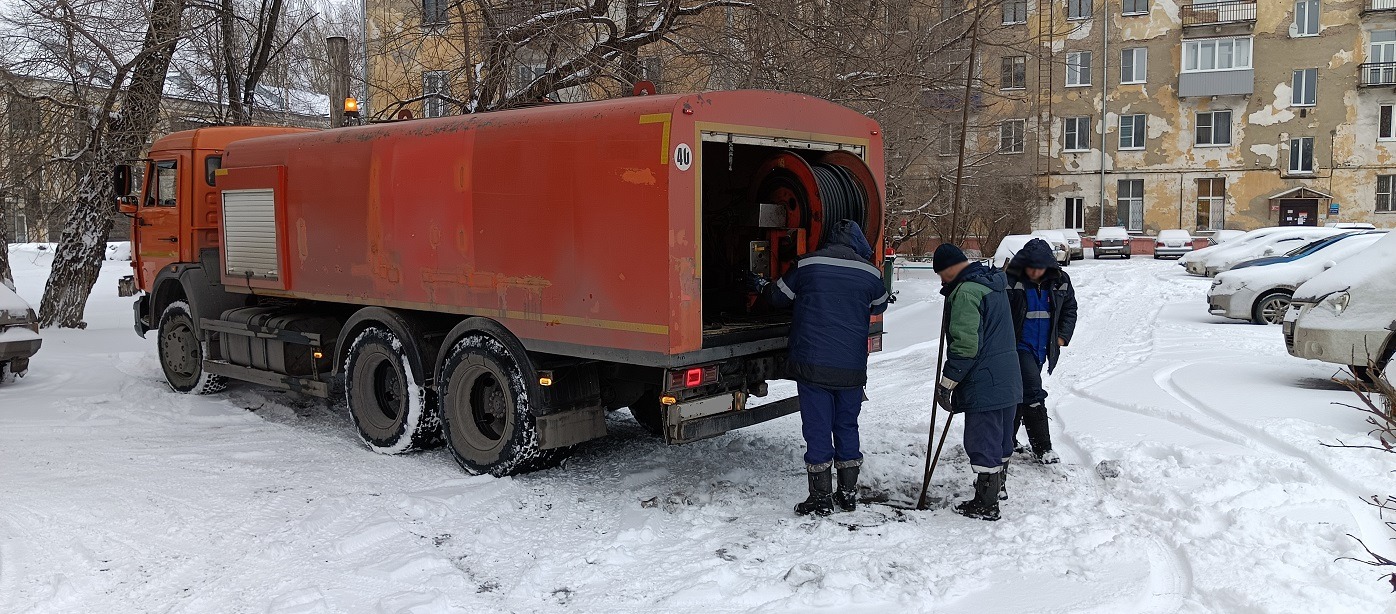 Прочистка канализации от засоров гидропромывочной машиной и специальным оборудованием в Карачаево-Черкесии