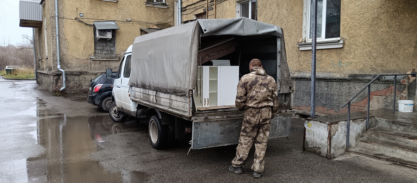 Квартирные перевозки. Погрузка мебели в Газель в Карачаево-Черкесии