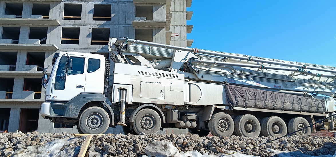 Услуги и заказ бетононасосов для заливки бетона в Карачаево-Черкесии